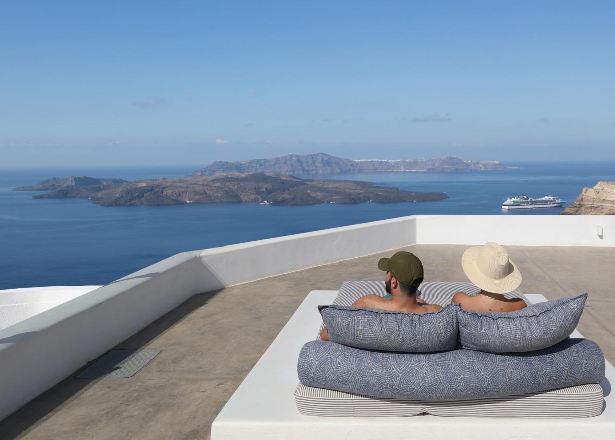 Amity Suites - Adults Only Fira  Exteriör bild