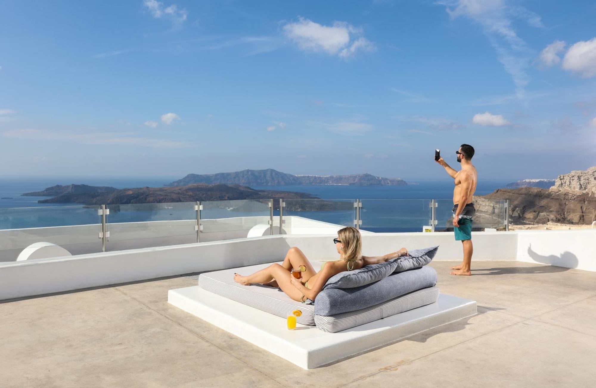 Amity Suites - Adults Only Fira  Exteriör bild