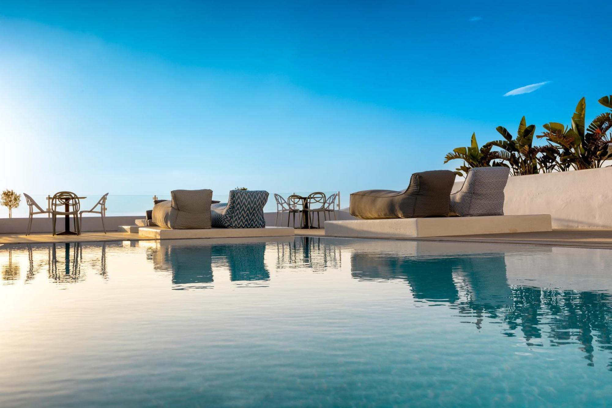 Amity Suites - Adults Only Fira  Exteriör bild