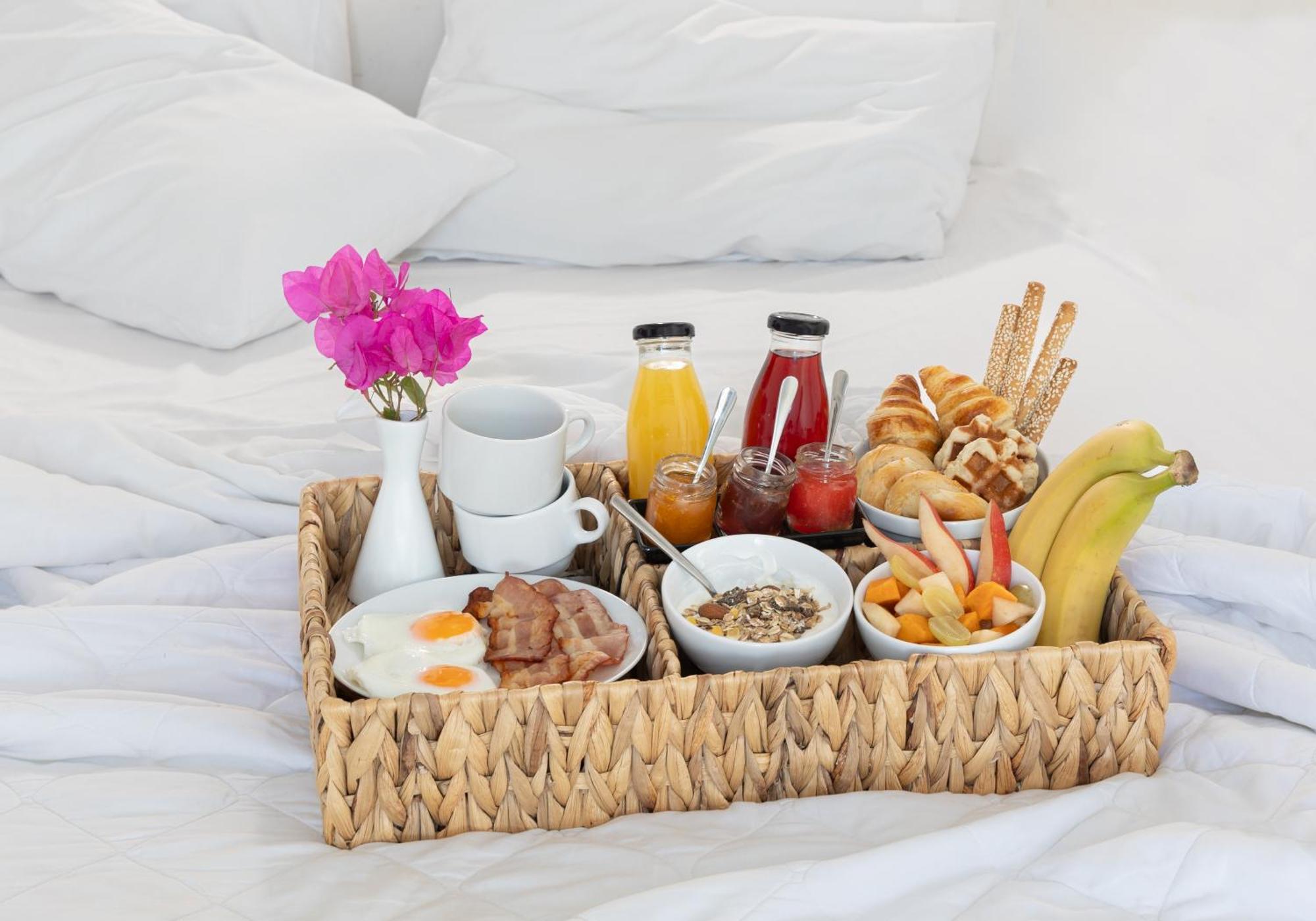 Amity Suites - Adults Only Fira  Exteriör bild